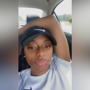 Meet your Posher, Dionna